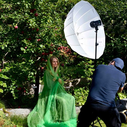 Very versatile light shaper